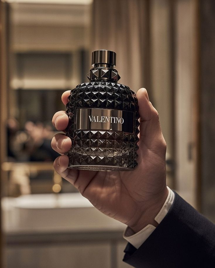 فالنتينو اومو انتنس