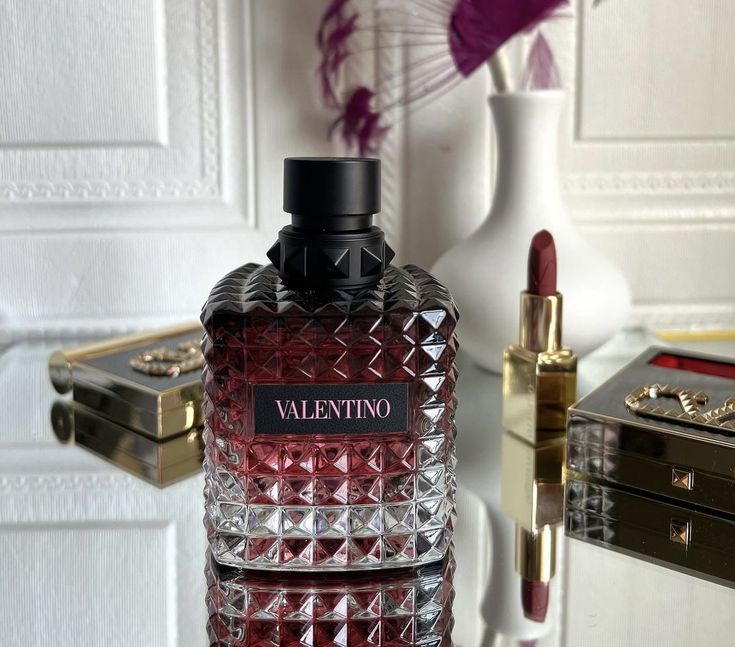 Valentino Donna Born In Roma Intense