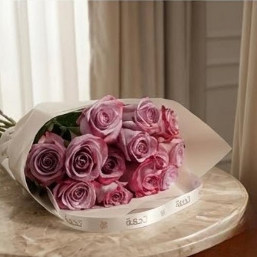 باقة الجوري البنفسجي الرائع | 12 زهرة