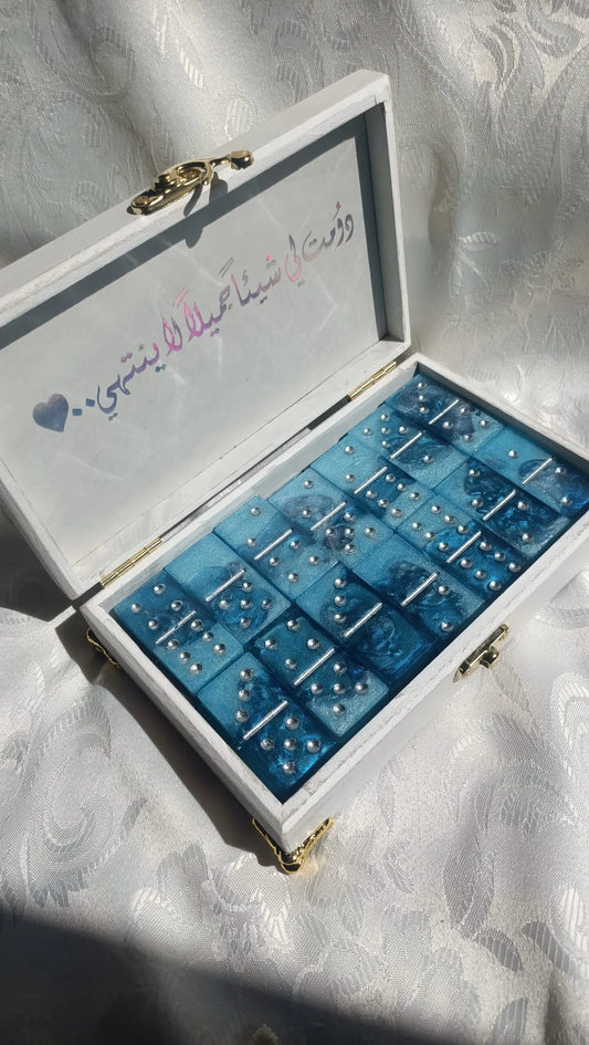 دومينو ريزن بدرجات أزرق