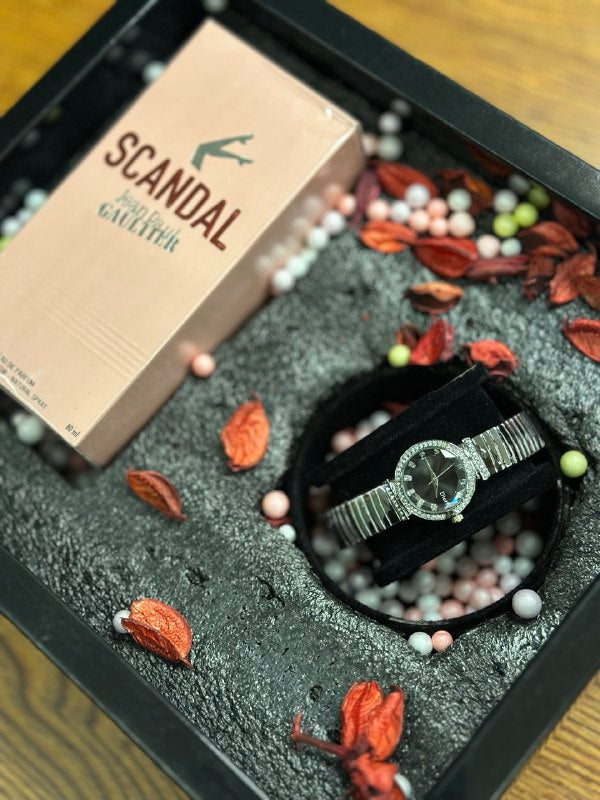 ساعة وعطر نسائي